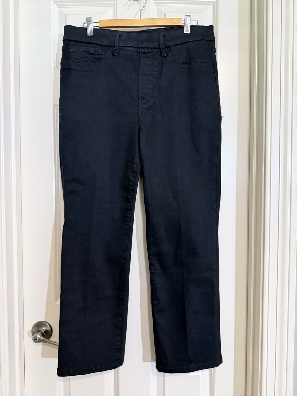 Good American Pull-on Straight-Leg Jeans in Black